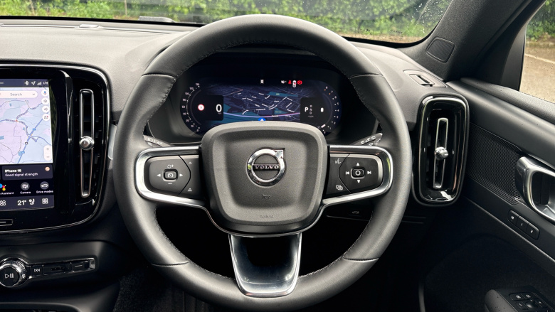 Volvo XC40 2.0 B3P Plus Black Edition 5dr Auto Petrol Estate